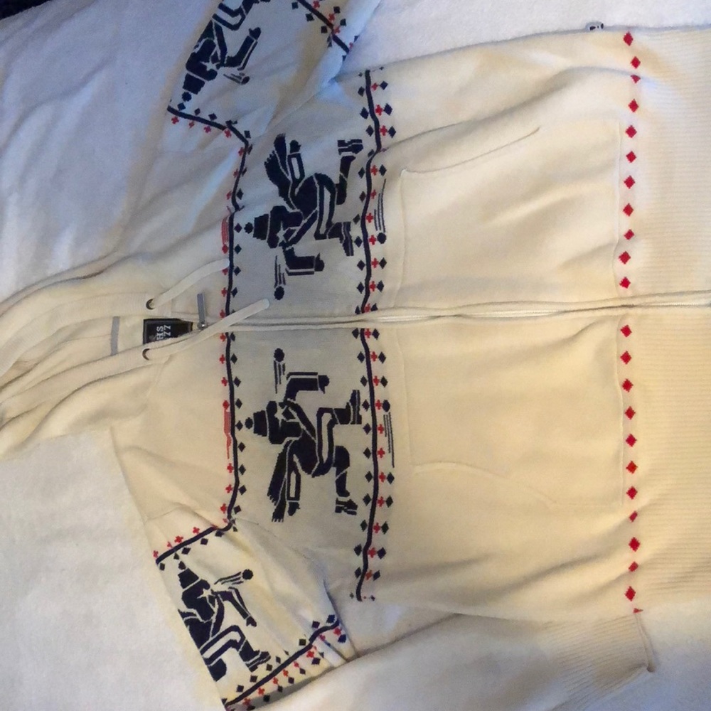 Play clothes sweater size large